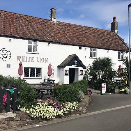 White Lion Hotel Yate Bagian luar foto