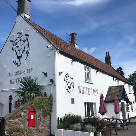 White Lion Hotel Yate Bagian luar foto