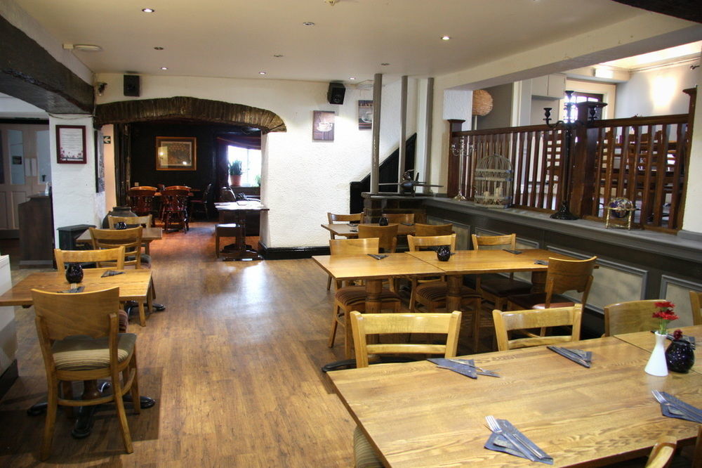 White Lion Hotel Yate Bagian luar foto