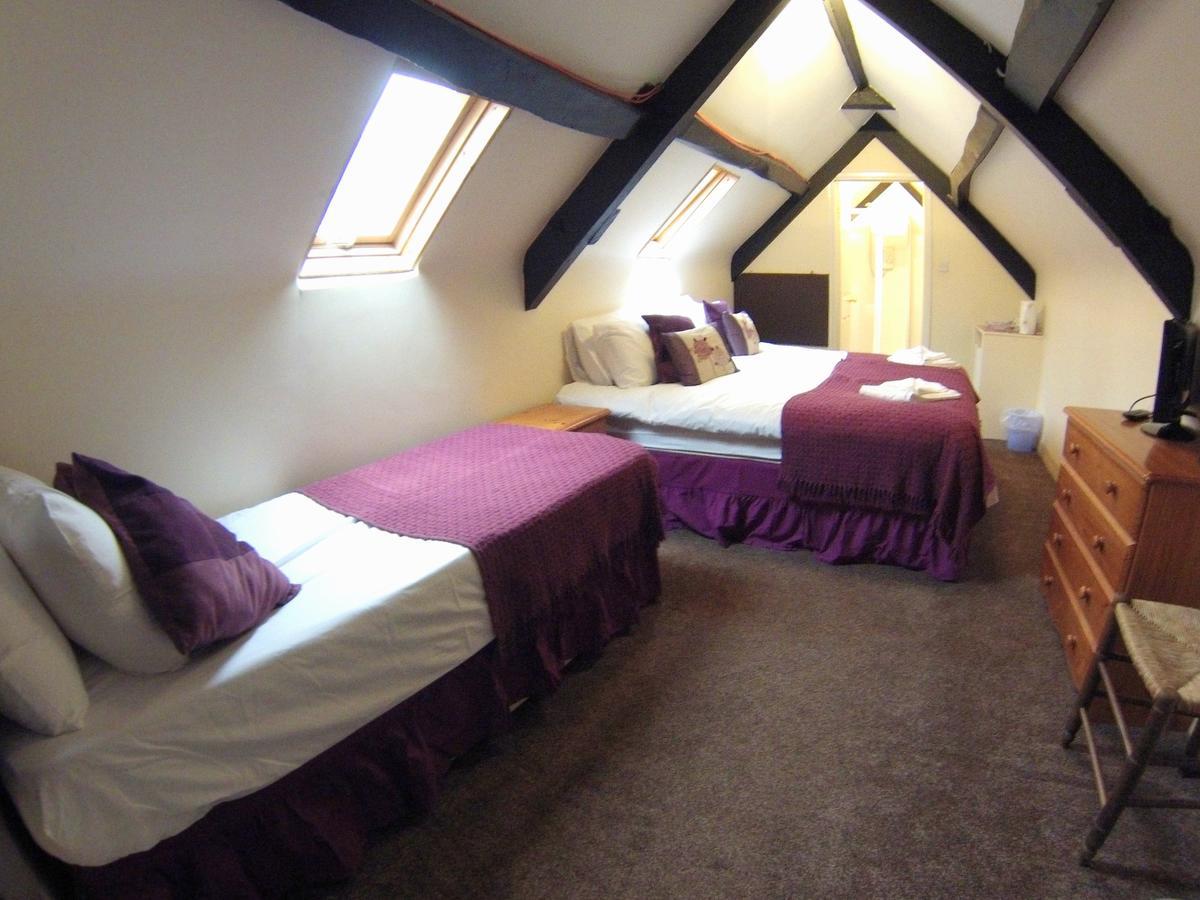 White Lion Hotel Yate Bagian luar foto